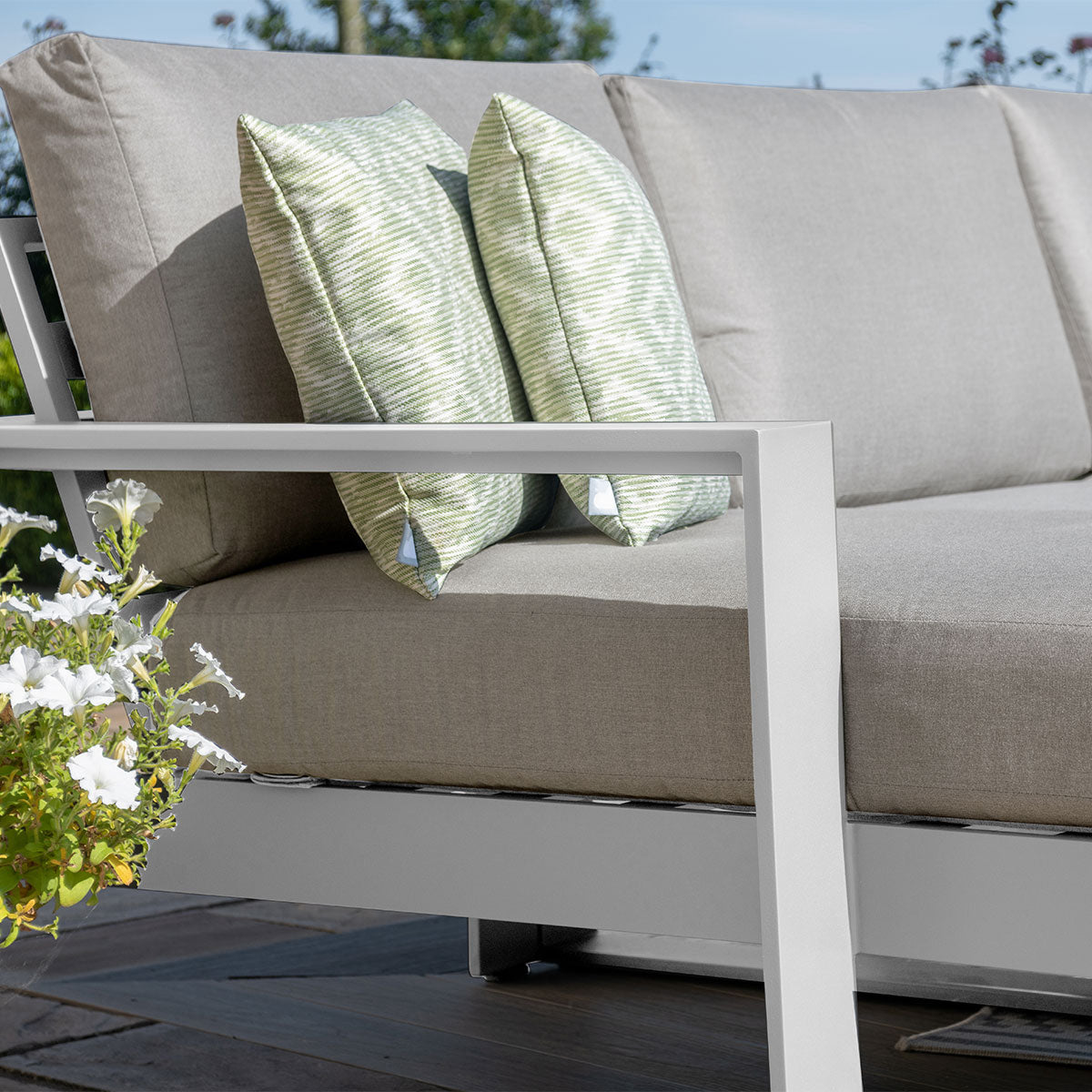 Maze - Amalfi Chaise Aluminium Sofa Set - White