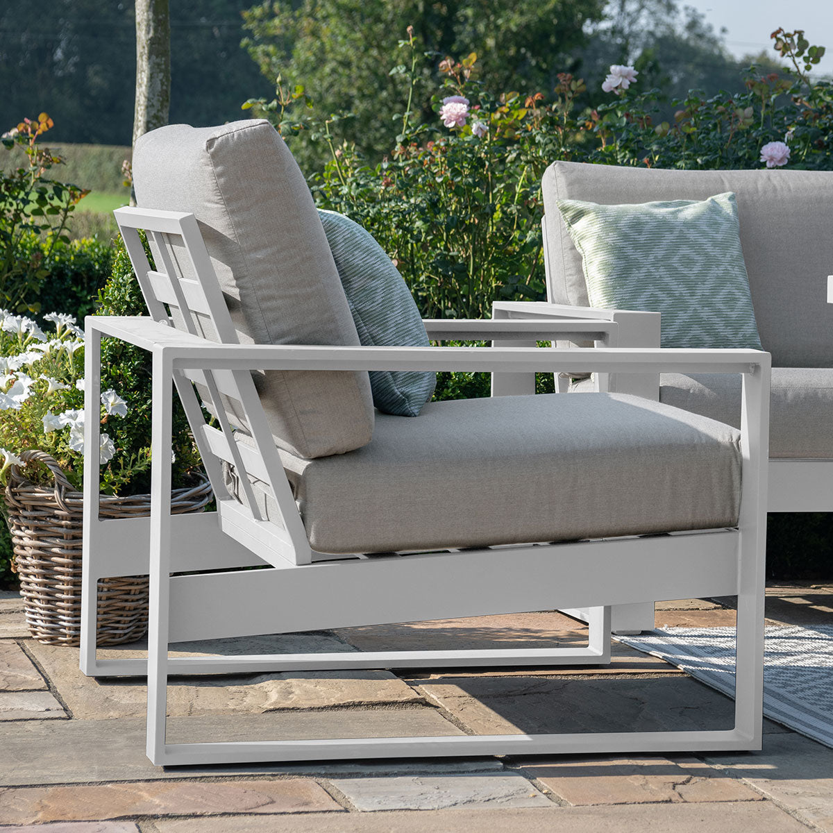 Maze - Amalfi 3 Seat Aluminium Sofa Set with Rising Table - White