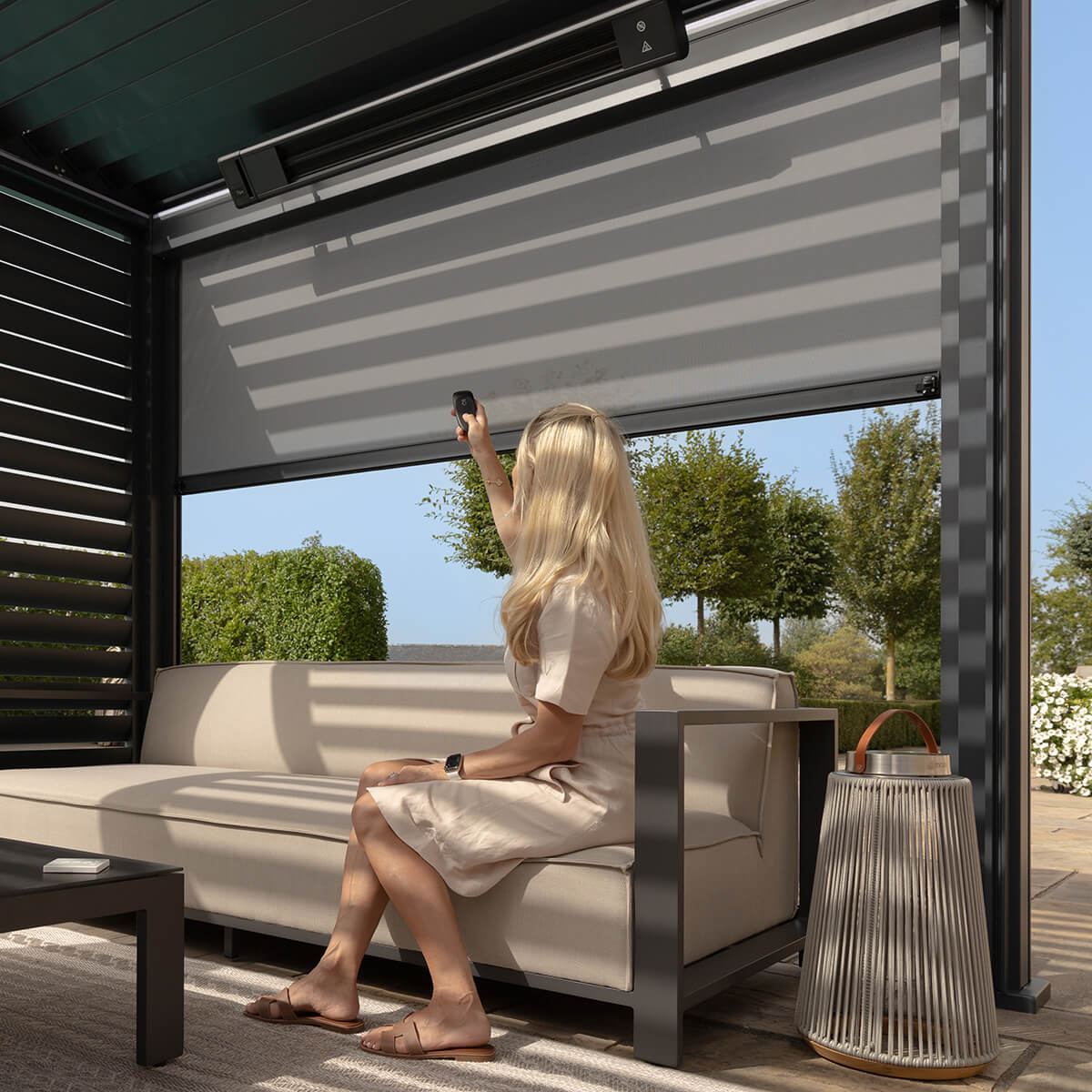 Maze - Eden Pergola Aluminium Rectangular 30x40 - Louvre Wall 4m - 3x Blinds - Grey