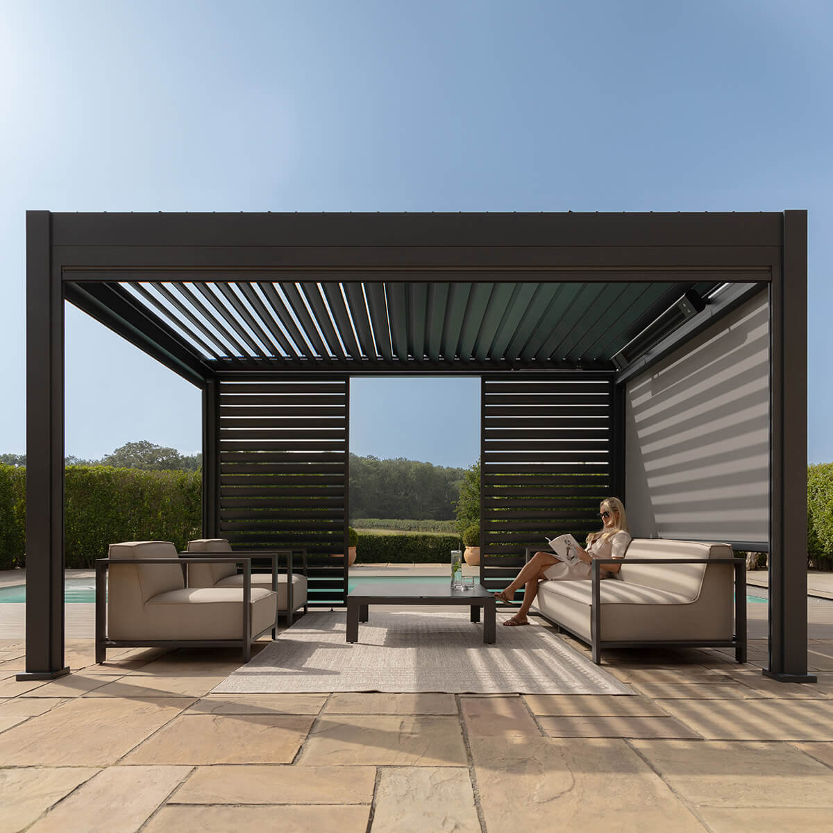 Maze - Eden Pergola Aluminium Rectangular 30x40 - Louvre Wall 4m - 3x Blinds - Grey