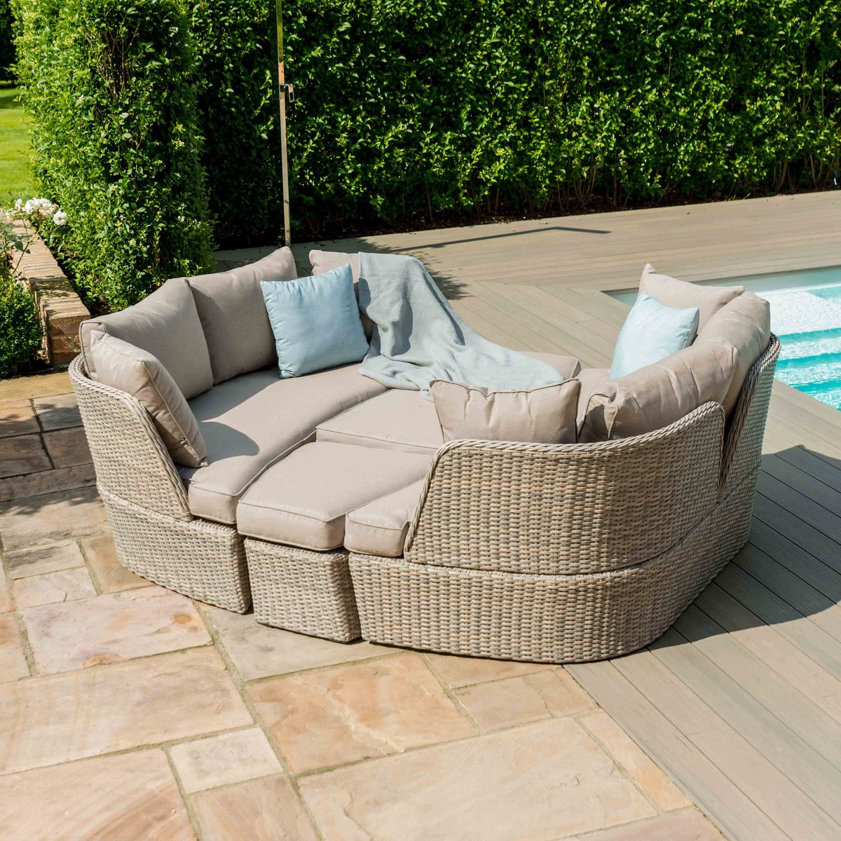 Maze - Cotswold Rattan Daybed