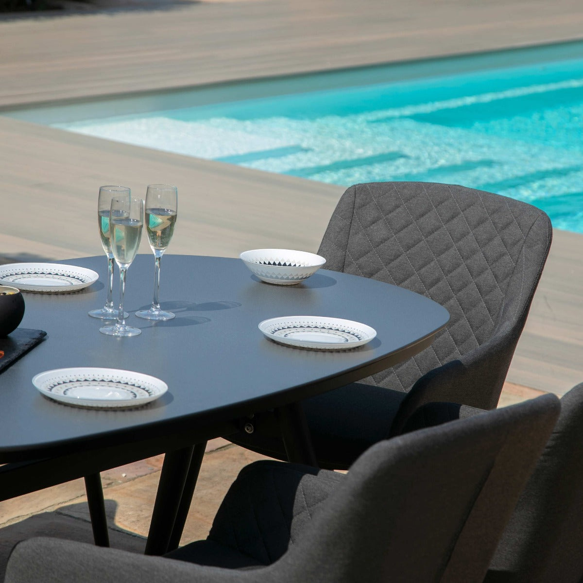 Maze - Outdoor Fabric Zest 6 Seat Oval Dining Set - Charcoal